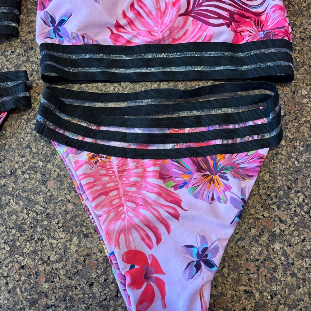 Matching Bestie Bikinis! 🌺 Floral Bikini Set with Black Stripes - Picture 2 of 6